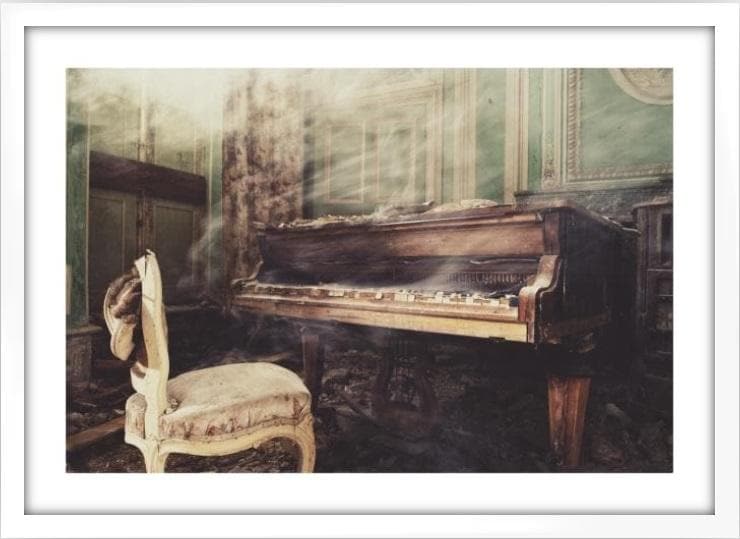 FRAMED Castle Piano